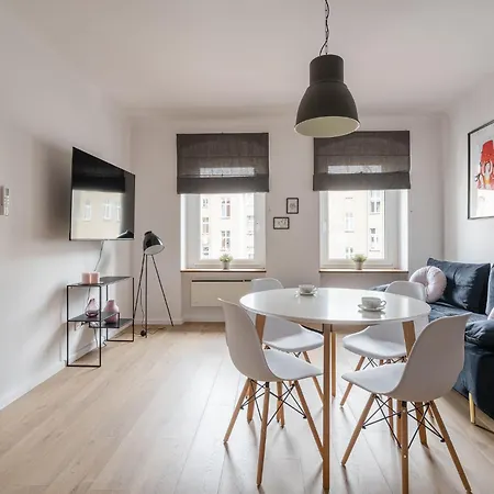 Rentplanet - Cybulskiego Ii Apartment